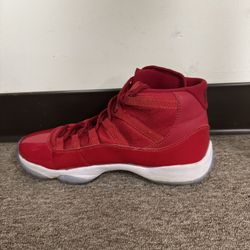 Size 9.5 Jordan 11