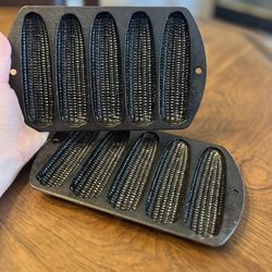 Pair of Vintage Lodge Cast Iron 5-Cornstick Mold 527C2