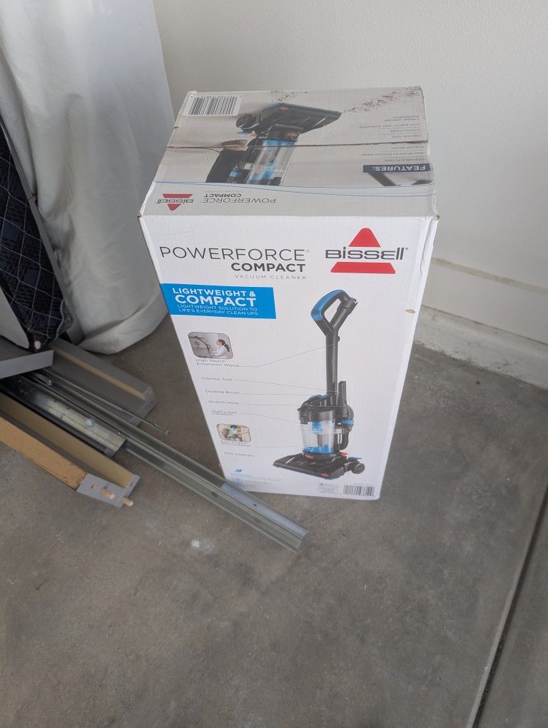 ""NEW""Bissell Vacuum