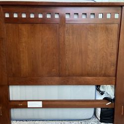 Stickley Highlands Bed Frame Queen, Excellent Condition