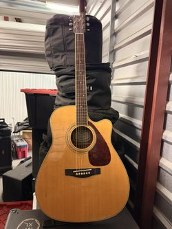 Yamaha Acoustic Guitar 