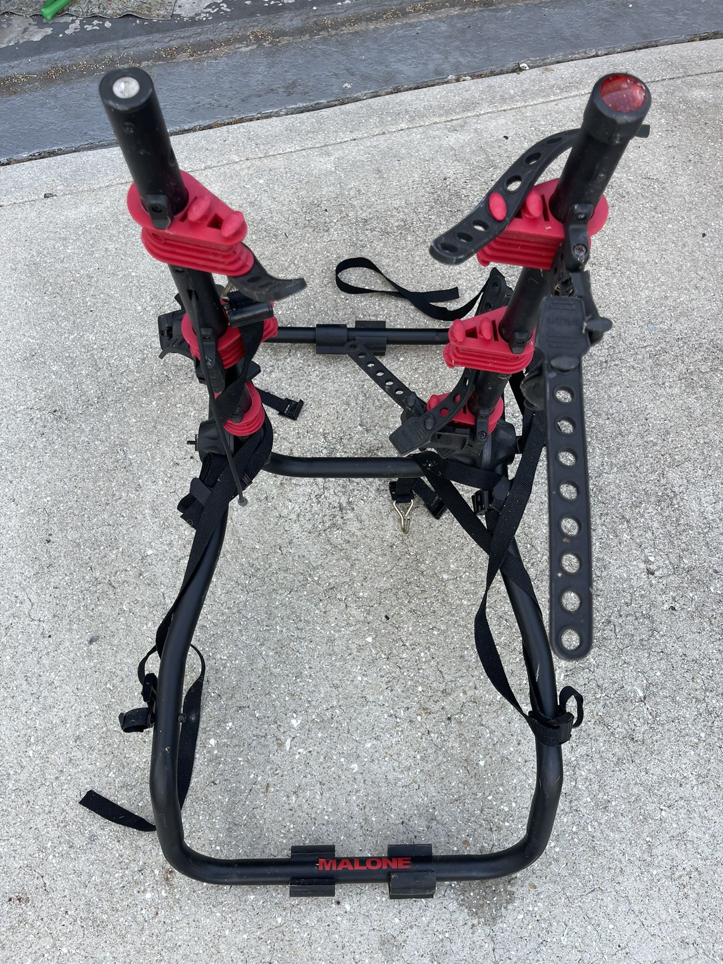 Malone Bike Rack with two crossbar adapters. 