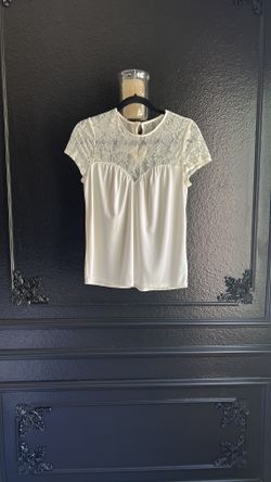 Express XS. Elegant Lace White Top