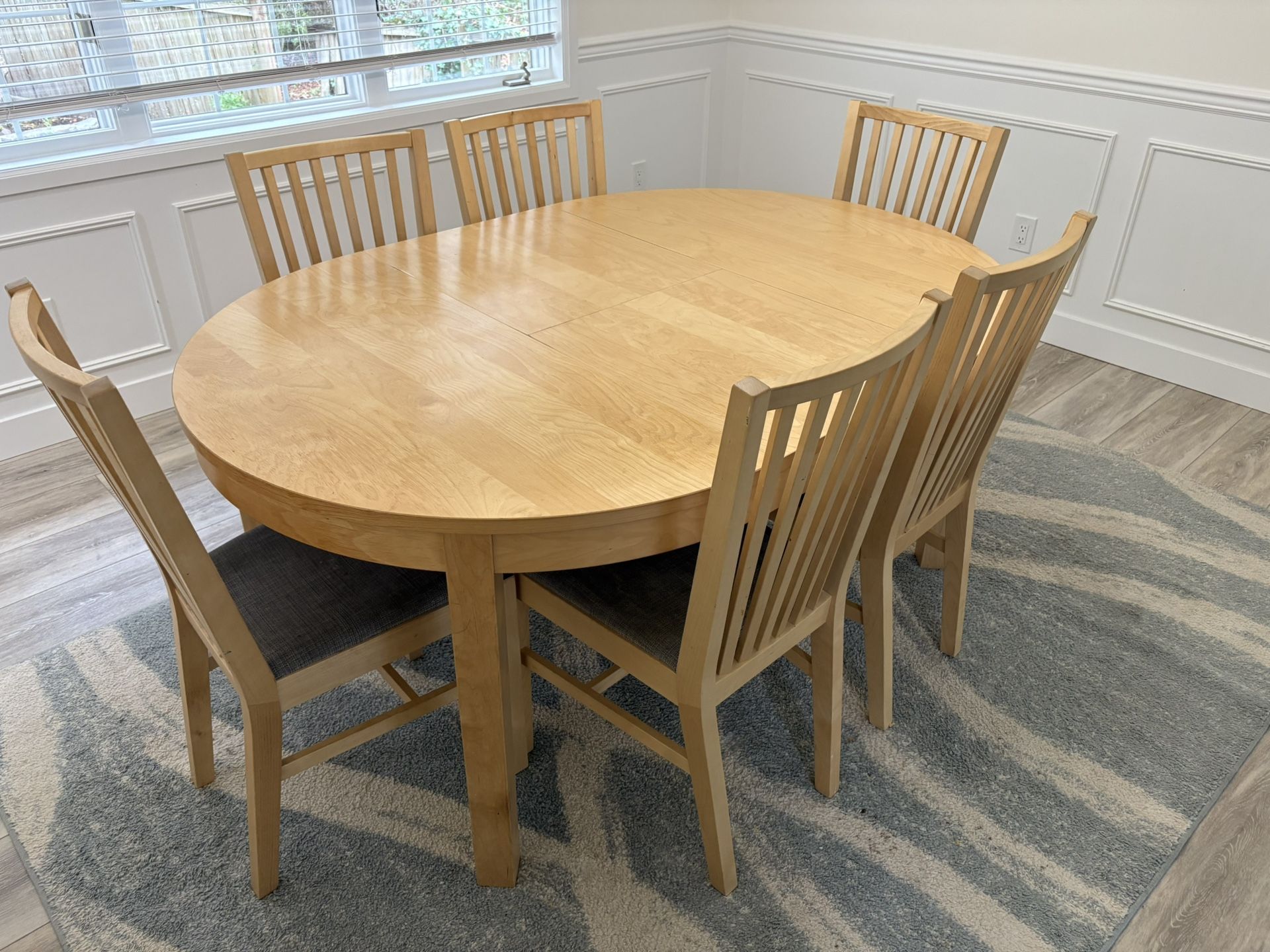 Dining Table With 6 Chairs $100 OBO