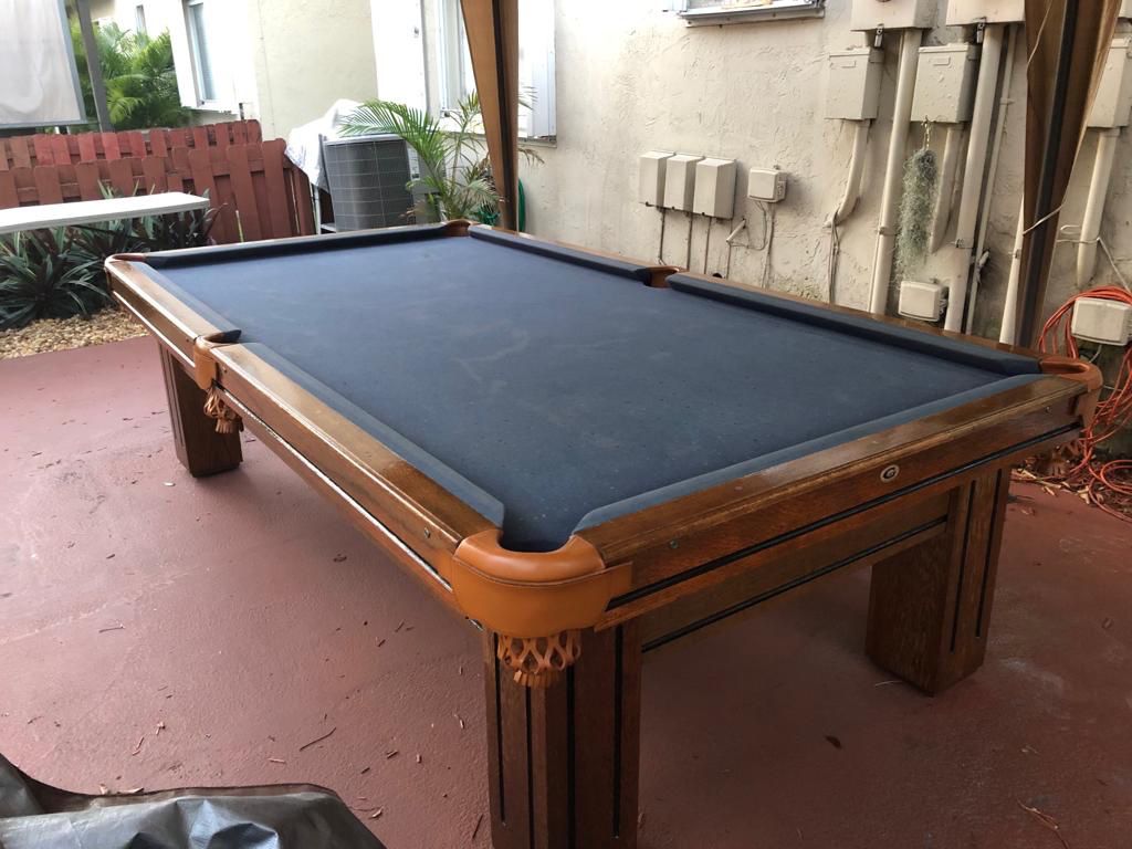 Pool table 9ft X 5ft