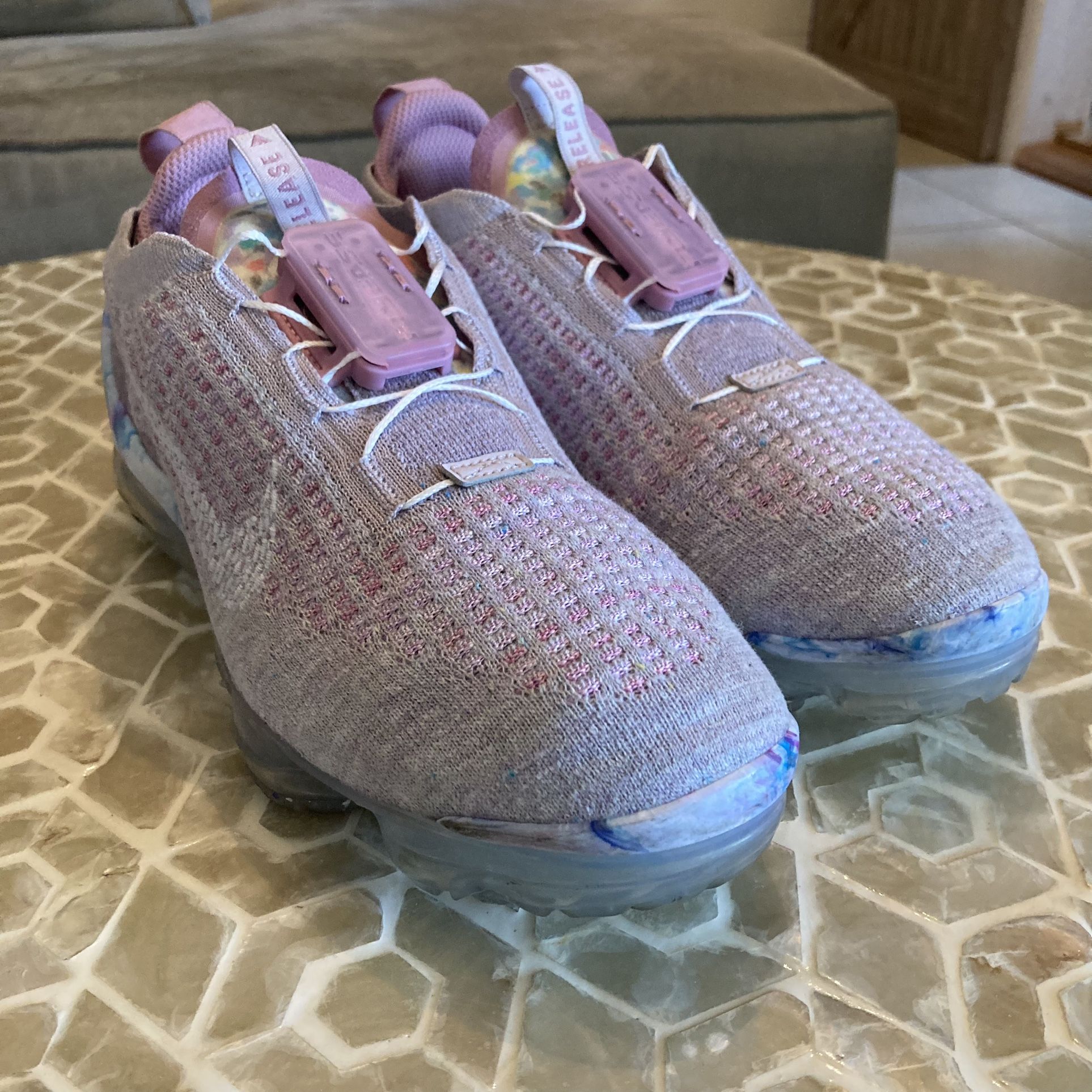 Nike Air Vapormax Flyknit sneakers in 'Violet Ash/White/Light