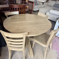 Dinning Table 4 Chairs 