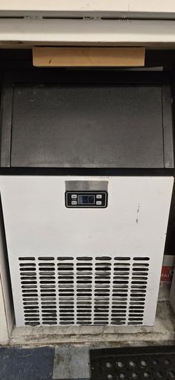Commercial Ice Maker