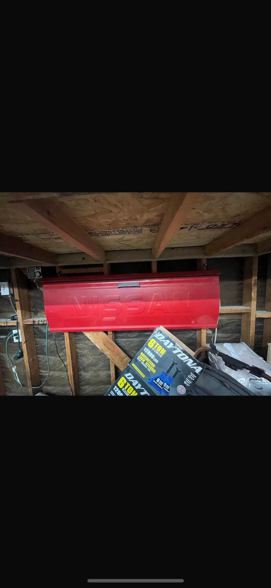 Nissan 720 Tail Gate