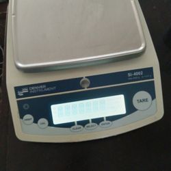 Denver Instrument SI 4002 Balance/Scale