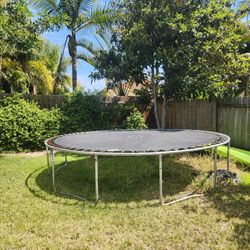 Free trampoline