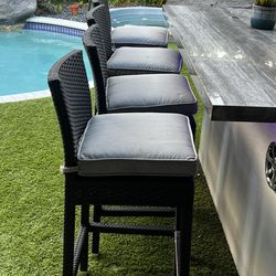 Sumbrella high chairs x4