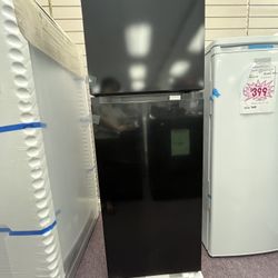Small Refrigerator 22’w Brand New Black Top Freezer LG