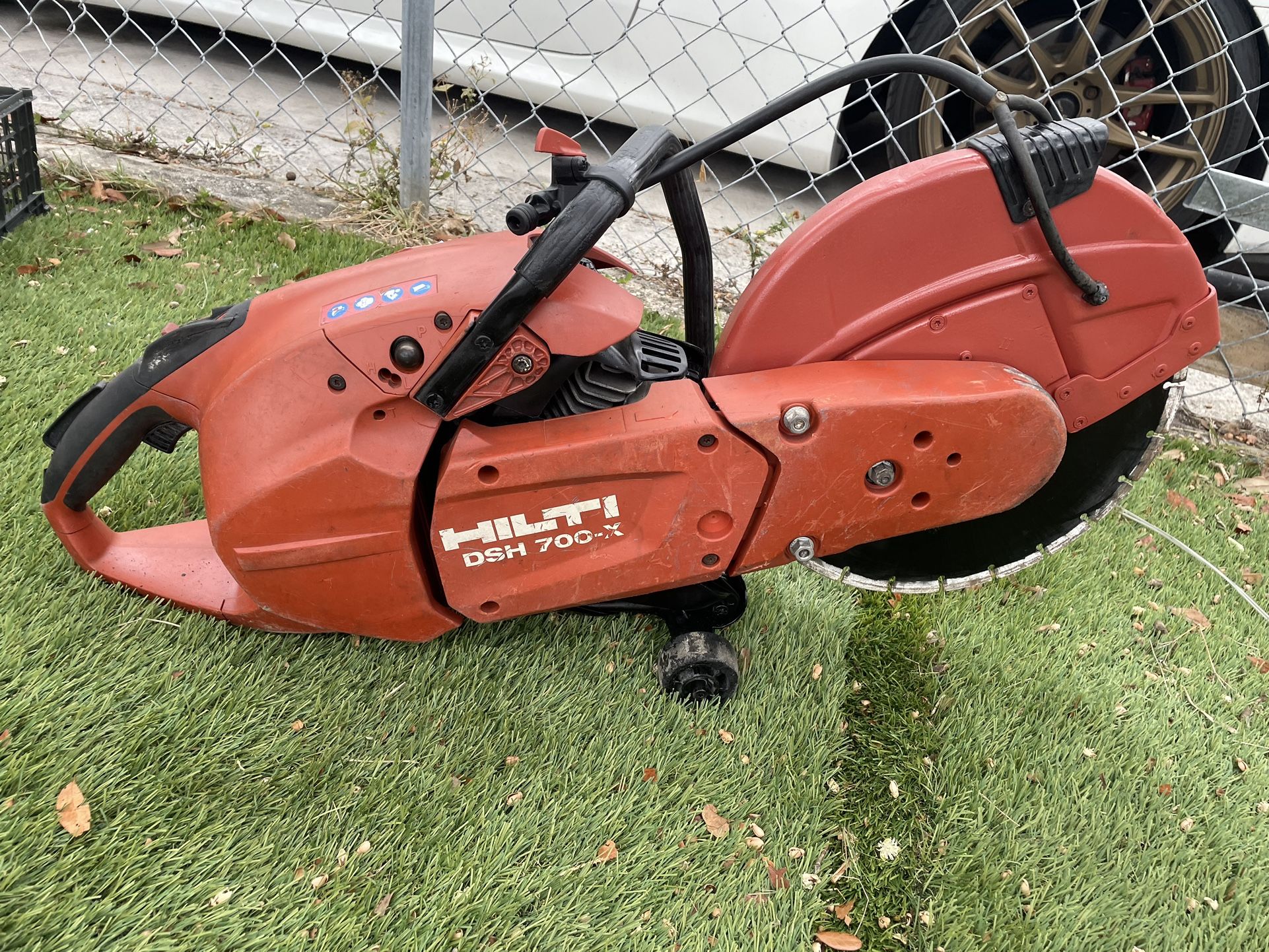 Hilti DSH 700 Concrete Saw 