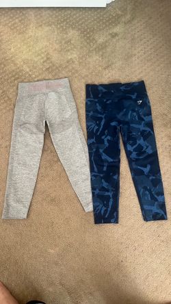 Set of 2 leggings gym shark 🦈 like new size small / medium
