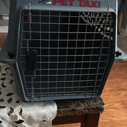 Pet Mate Pet Taxi  Carrier Use But In Good Shape 