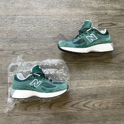 Size 6.5 - New Balance 2002R Marsh Green