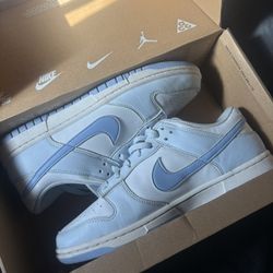 WOMANS DUNKS SZ 10  $50