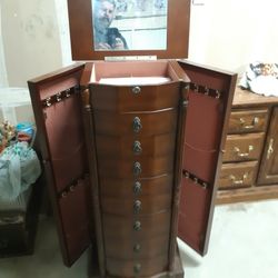 standup jewelry chest 
