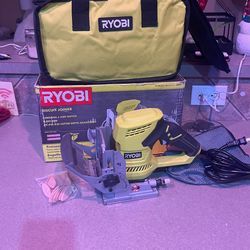  RYOBI: 6 Amp AC Biscuit Joiner Kit 