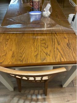 Very nice kitchen table with cover