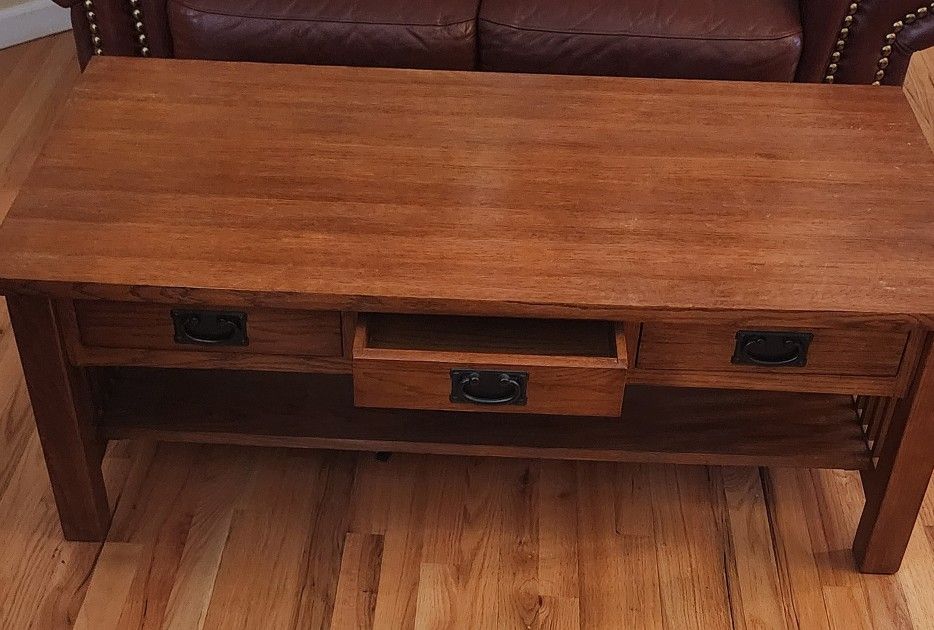 Skylar-Peppler Coffee Table