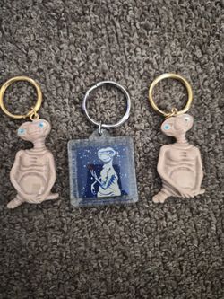 Official 1982 ET The EXTRATERRESTRIAL Universal Studios KEY-CHAIN Alien Extra Terrestrial