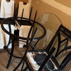 Moving Out Sale (Bed/Dining Table)