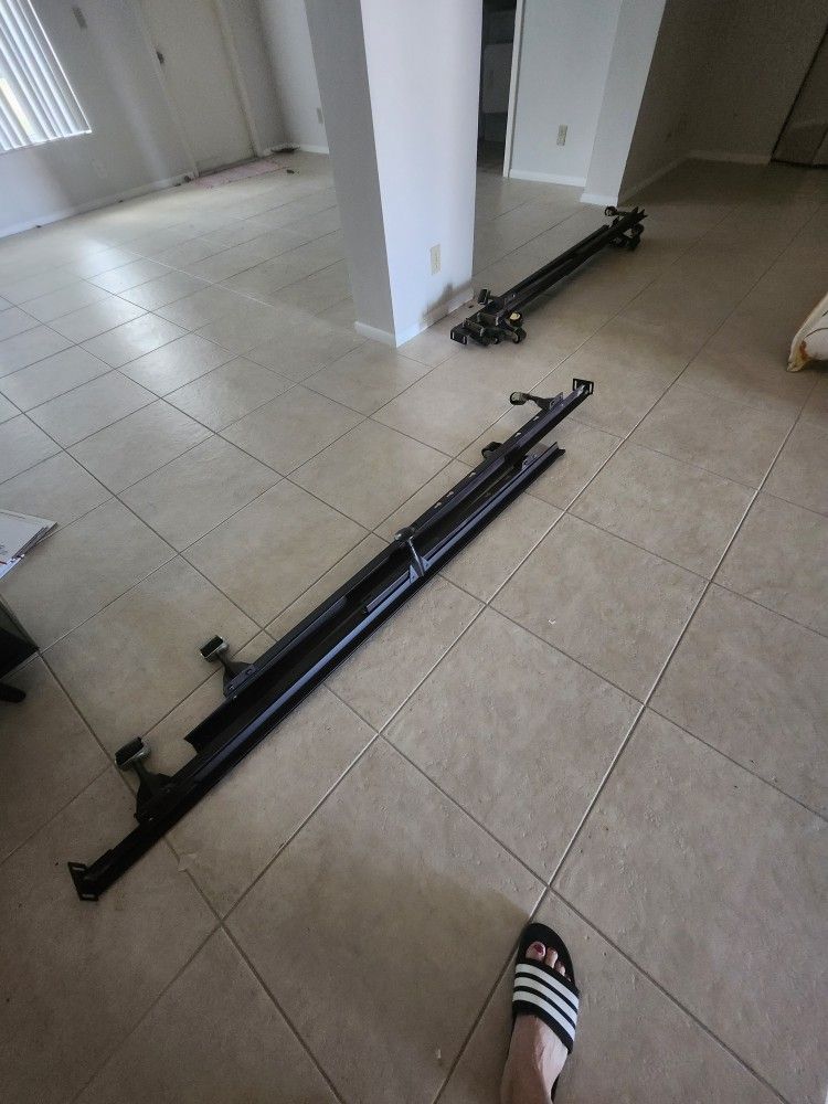 1 Universal bed frame