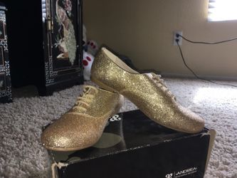 Andrea size 8 in women shoes