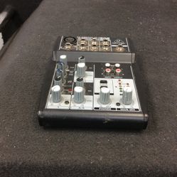 Mixer. Behringer