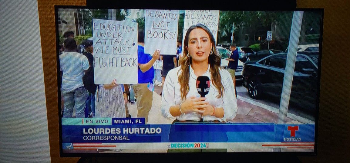 2016 Vizio Smart Tv Stays On For 10 Minutes Then Goes Dark And You Can Only Hear Volume Bad