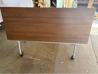 Office chair and office table