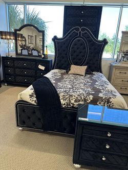 New Queen Bedframe 