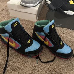 Boy Shoes Sizes 6-6.5Y 