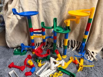 Marbutopia Build the Fun Series Primo I.  With marbles