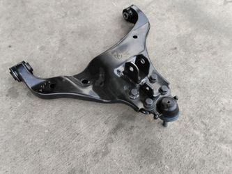 2010 Chevy Colorado GMC Canyon Driver Side lower control arm *parts*