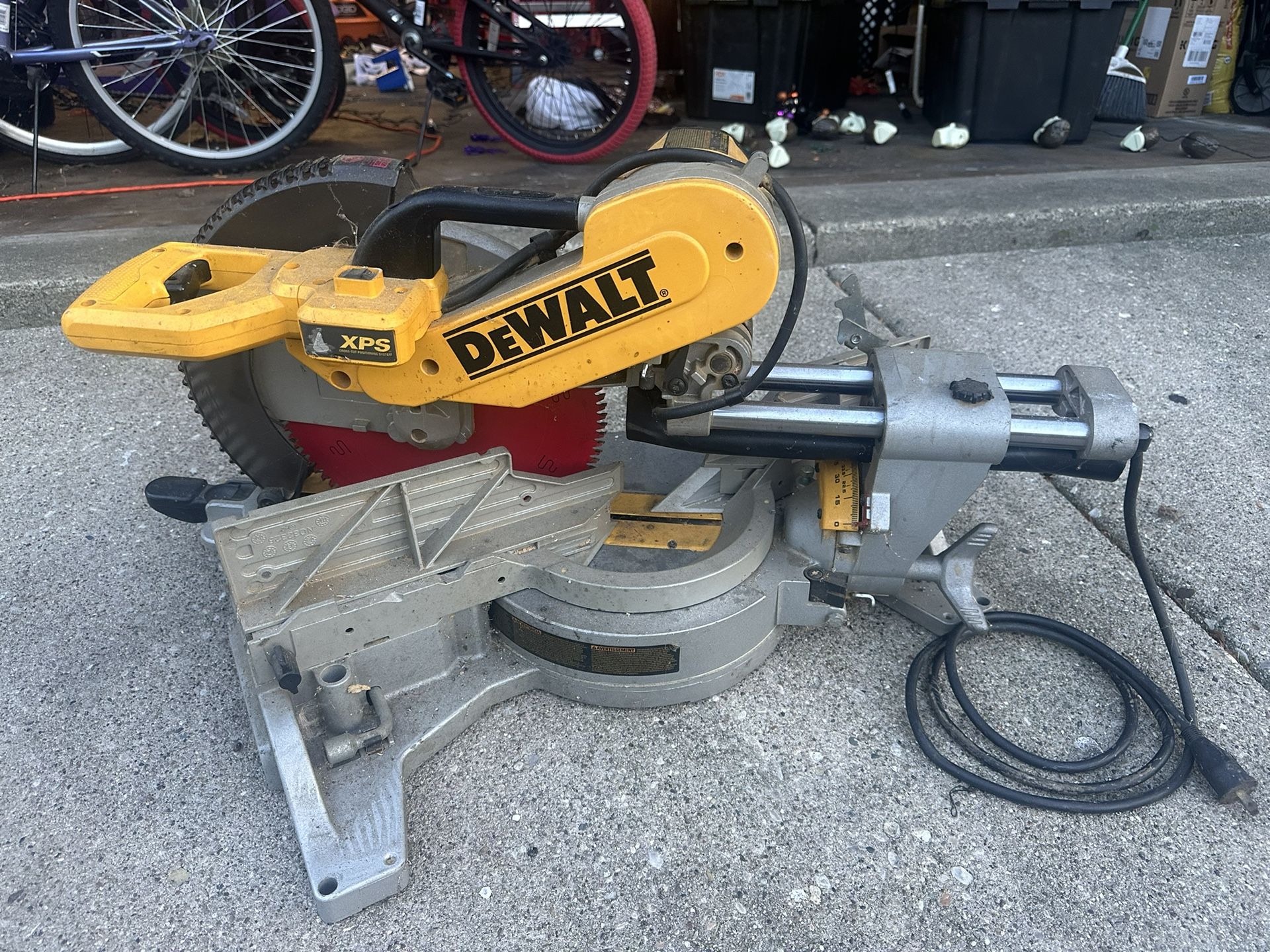 Dewalt Double Bevel Compound Sliding Miter Saw 12in Corded