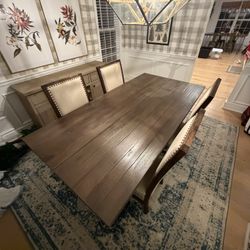 Dining Room Table - Great Condition