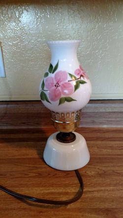 Adorable vintage milk glass lamp
