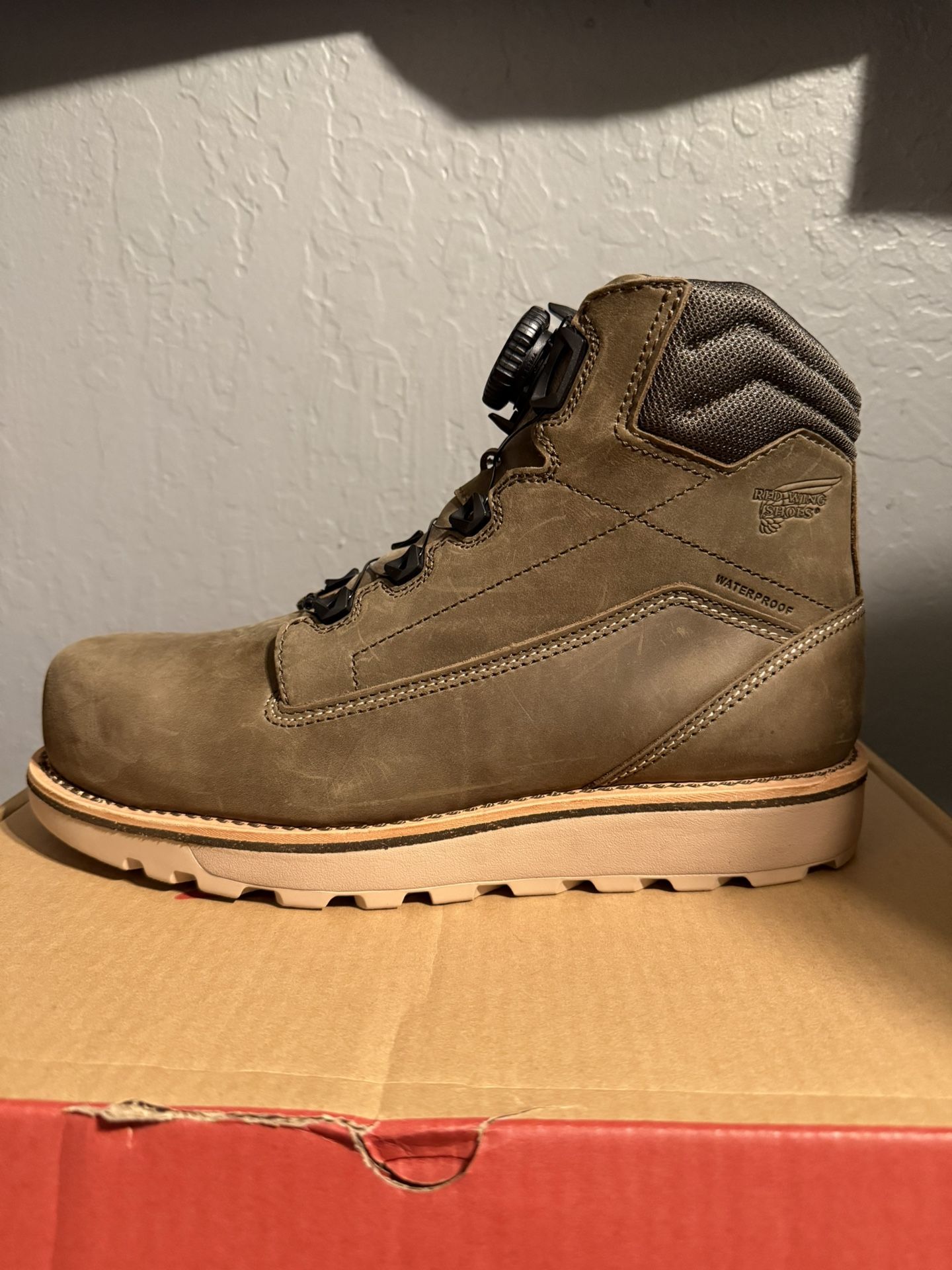 Men’s Work Boots Sz. 10 Red Wings New 