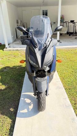 Yamaha Xmax 2021