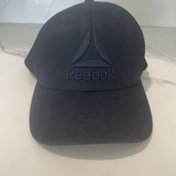 Reebok Black Performance Cap – Athletic Fit – Embroidered Logo