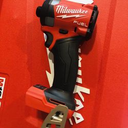Milwaukee M18 FUEL 18V Lithium-Ion Brushless Cordless 1/4 in. Hex Impact Driver (Tool-Only)