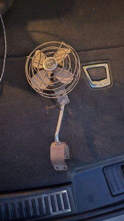 Vintage 30s 40's 50's column mount fan