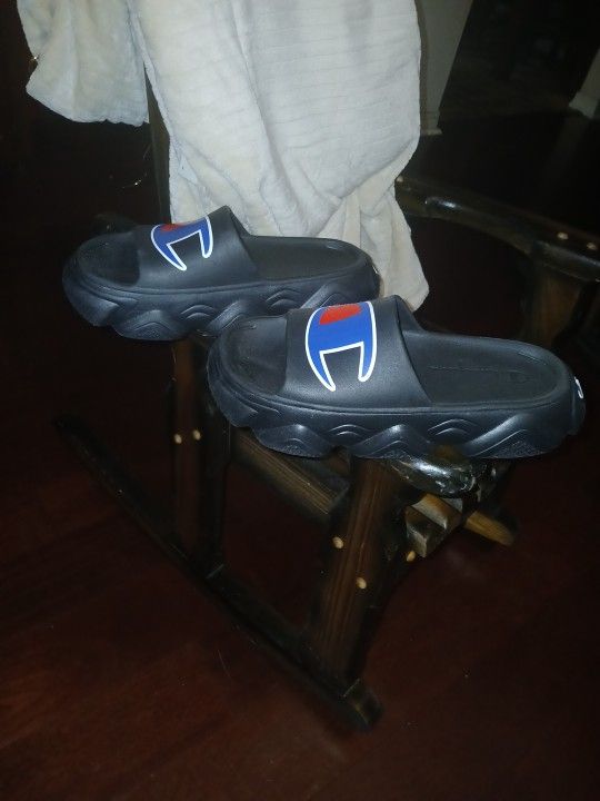 Black sandals....   Sze 8
