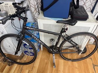 Trek Hybrid Flat Bar Road Bike