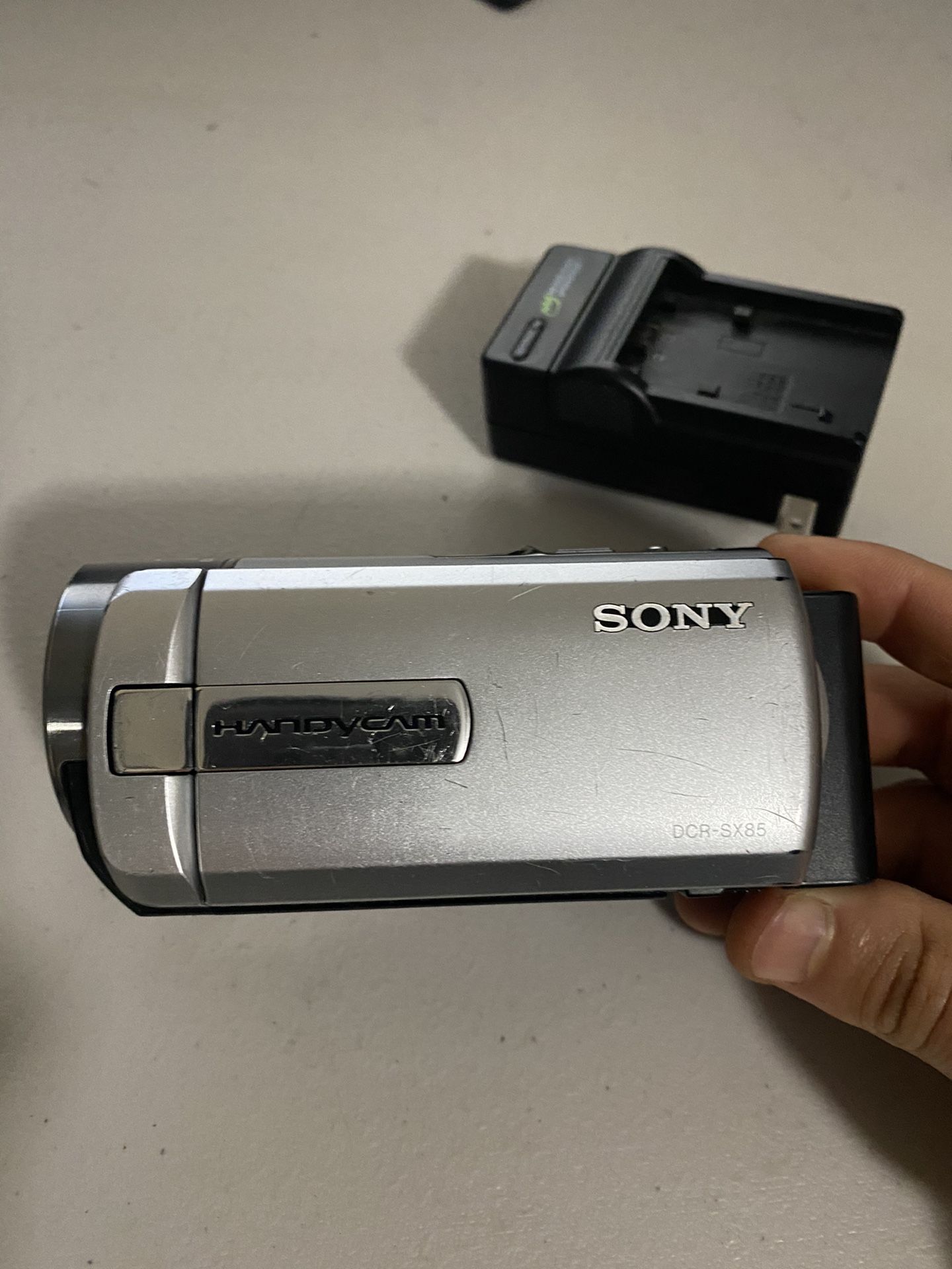 Sony camcorder DCR-SX85