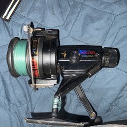 Eagle Claw 7050 Spinning Fishing Reel for Sale in San Francisco, CA -  OfferUp
