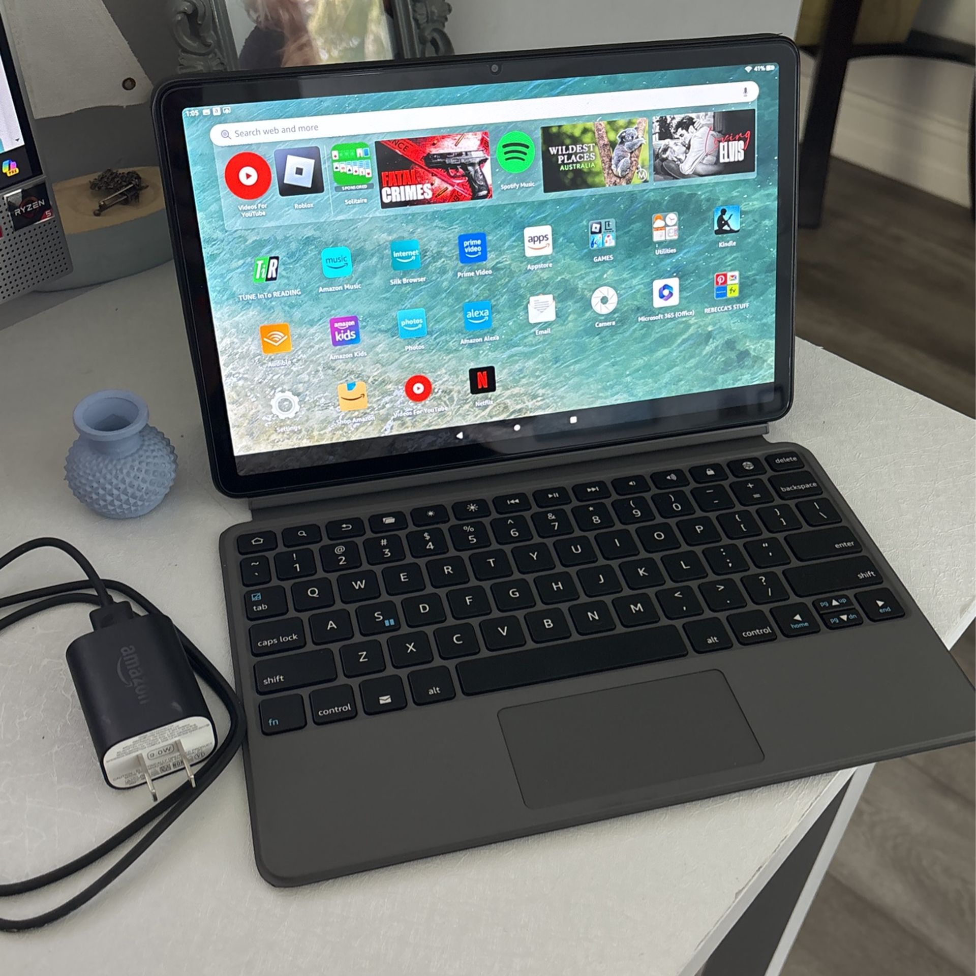 Brand New Amazon Fire max 11 Tablet With Keyboard